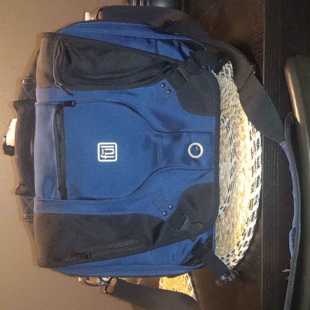 FUL Tennman 17" Padded Laptop Computer Travel Messanger Crossbody Bag Blue Nylon